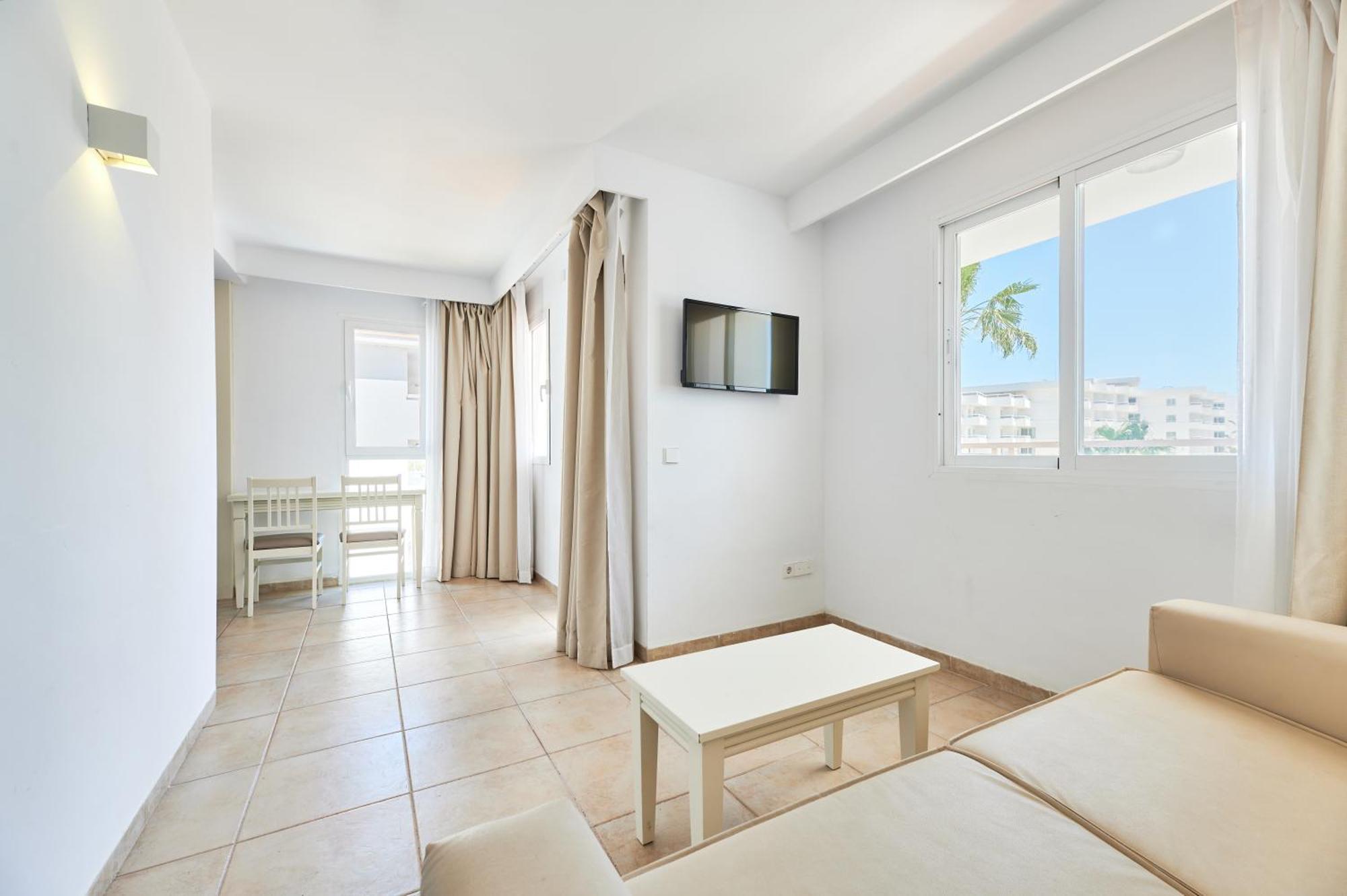 Aluasun Continental Park Hotel & Apartments Playa de Muro  Ngoại thất bức ảnh