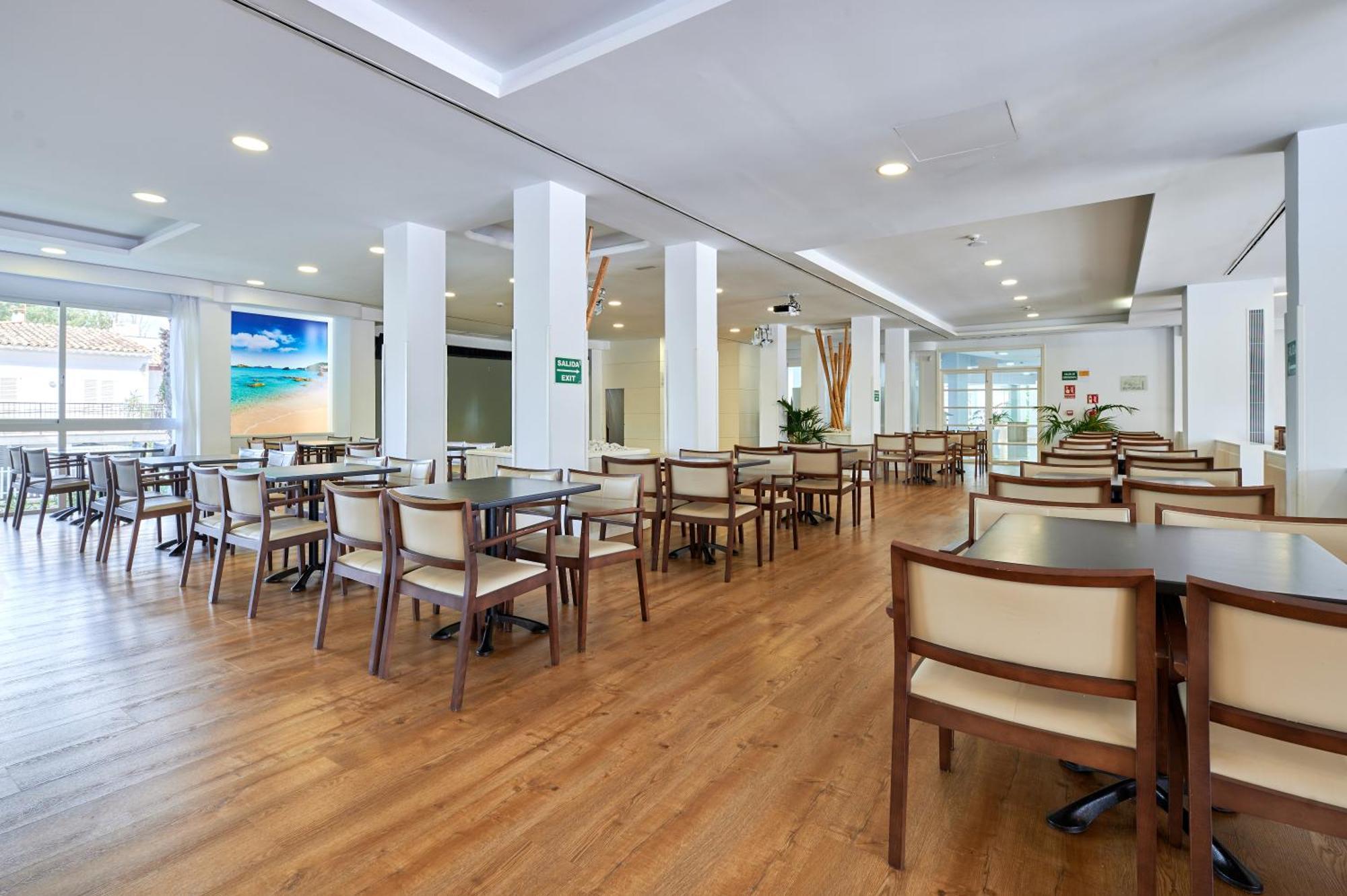 Aluasun Continental Park Hotel & Apartments Playa de Muro  Ngoại thất bức ảnh