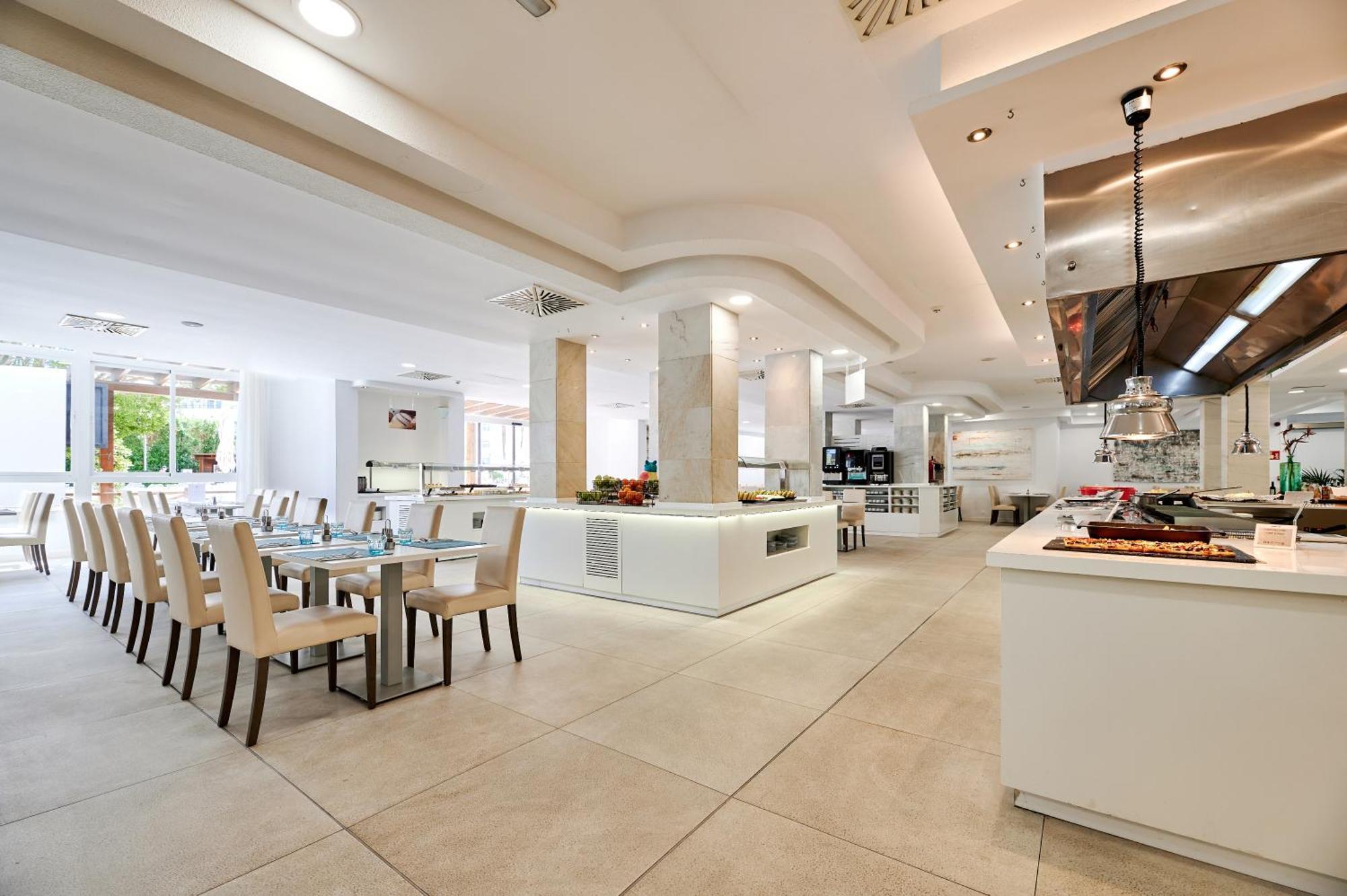 Aluasun Continental Park Hotel & Apartments Playa de Muro  Ngoại thất bức ảnh