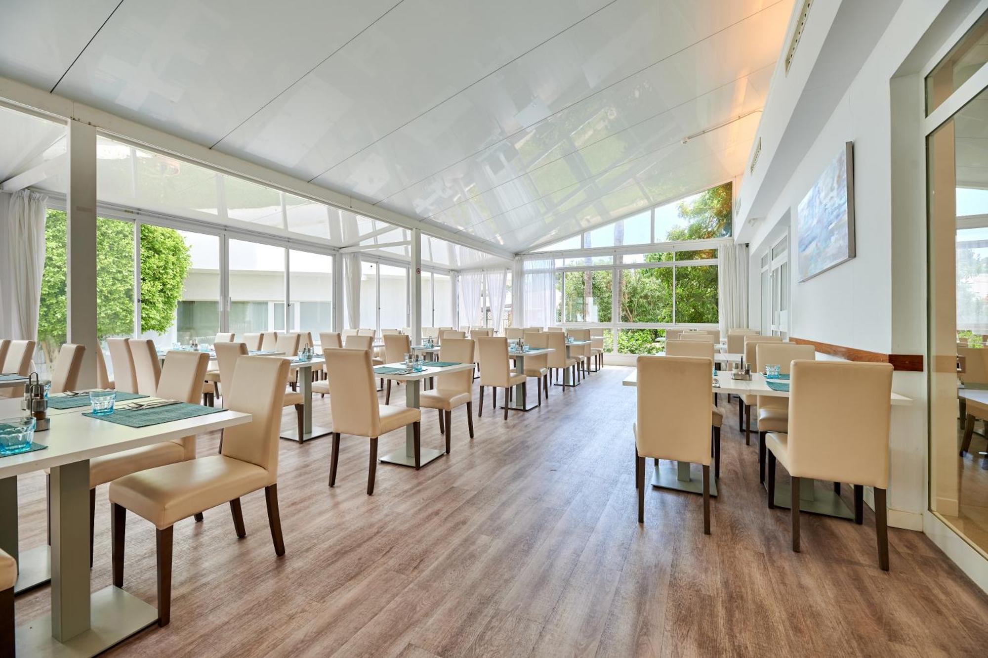 Aluasun Continental Park Hotel & Apartments Playa de Muro  Ngoại thất bức ảnh