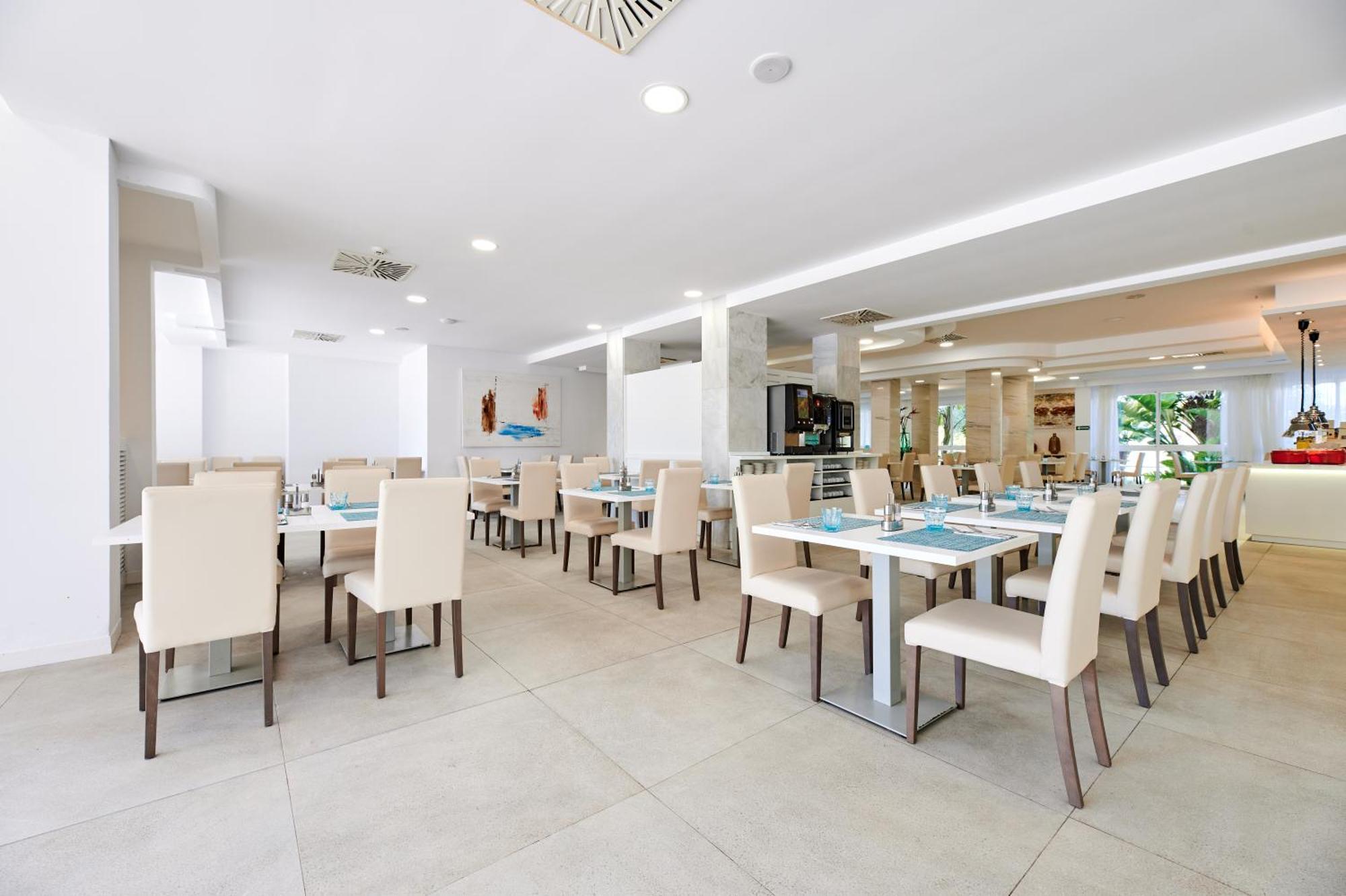 Aluasun Continental Park Hotel & Apartments Playa de Muro  Ngoại thất bức ảnh