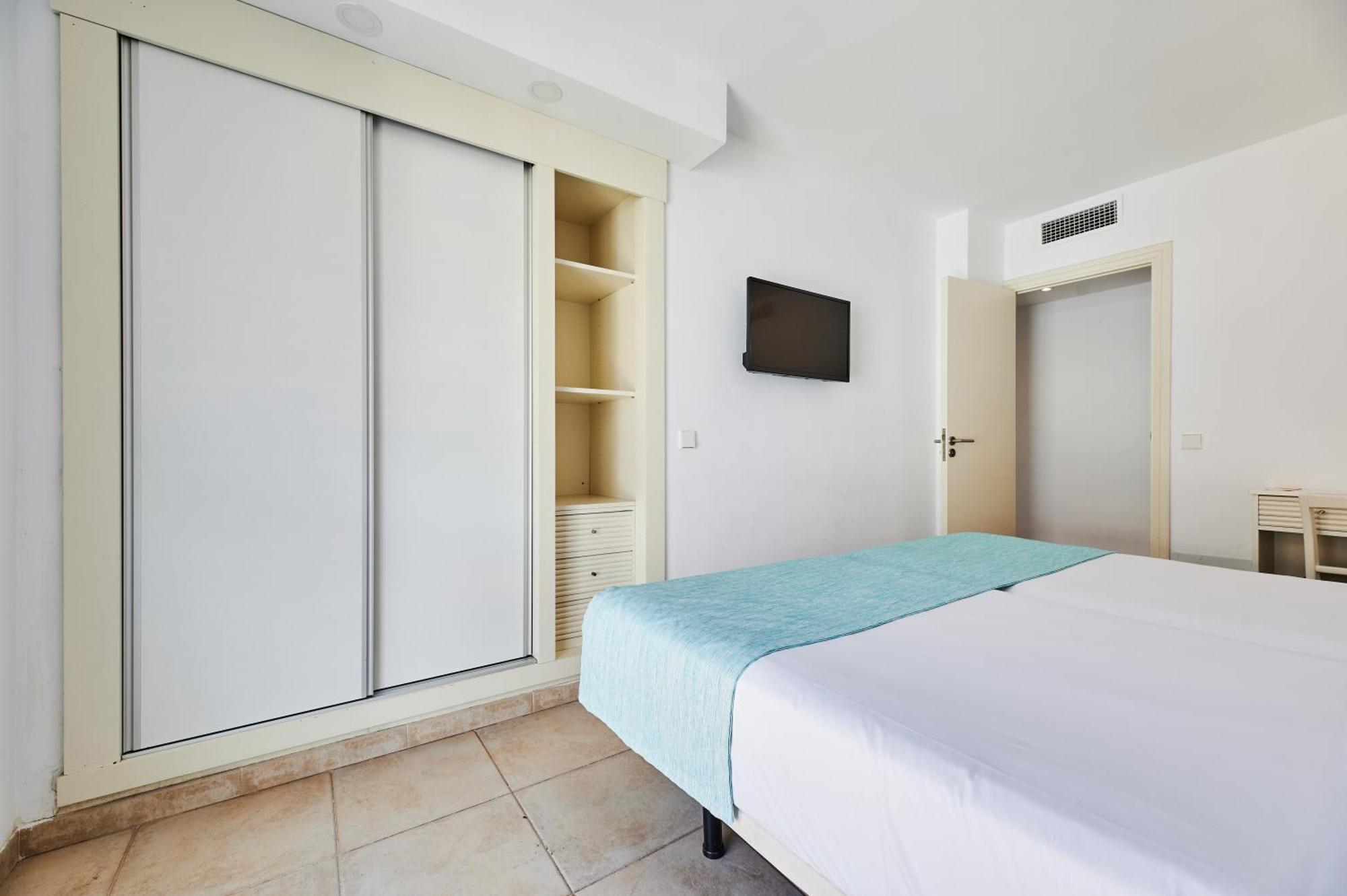 Aluasun Continental Park Hotel & Apartments Playa de Muro  Ngoại thất bức ảnh